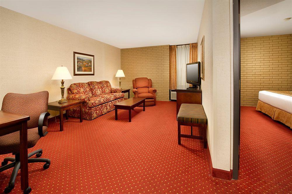 Drury Inn & Suites Charlotte University Place Exteriér fotografie