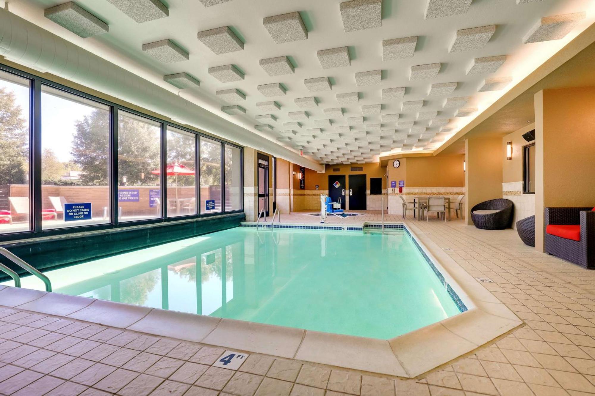 Drury Inn & Suites Charlotte University Place Exteriér fotografie