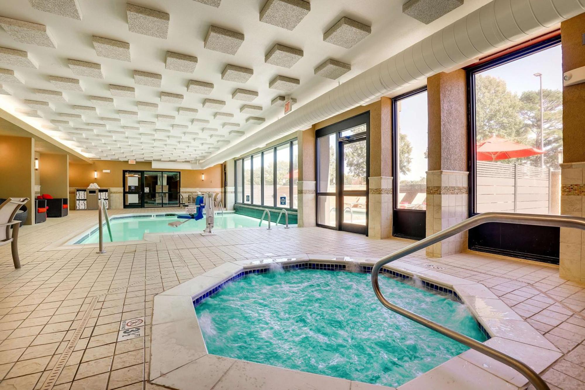 Drury Inn & Suites Charlotte University Place Exteriér fotografie