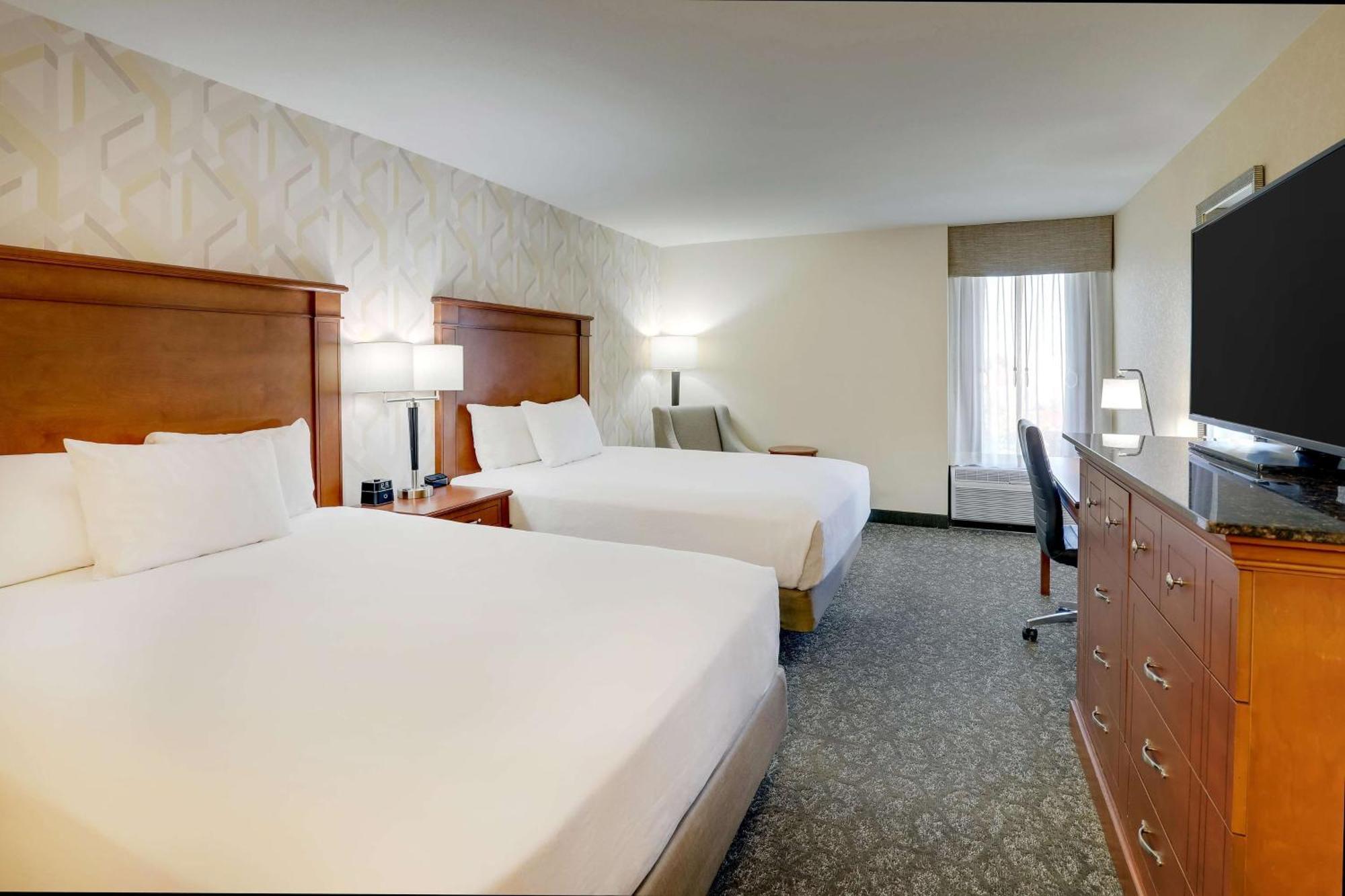 Drury Inn & Suites Charlotte University Place Exteriér fotografie
