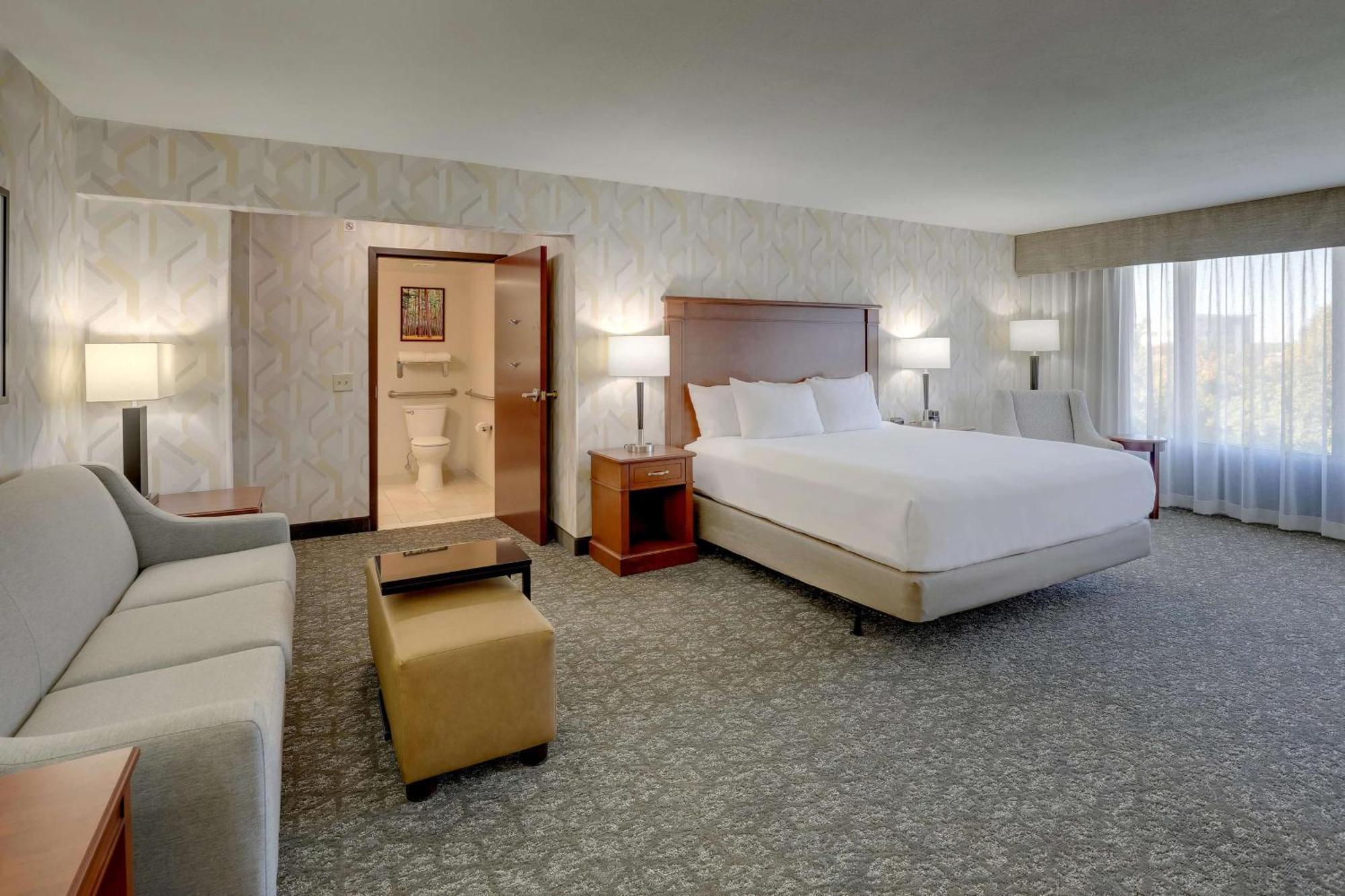 Drury Inn & Suites Charlotte University Place Exteriér fotografie