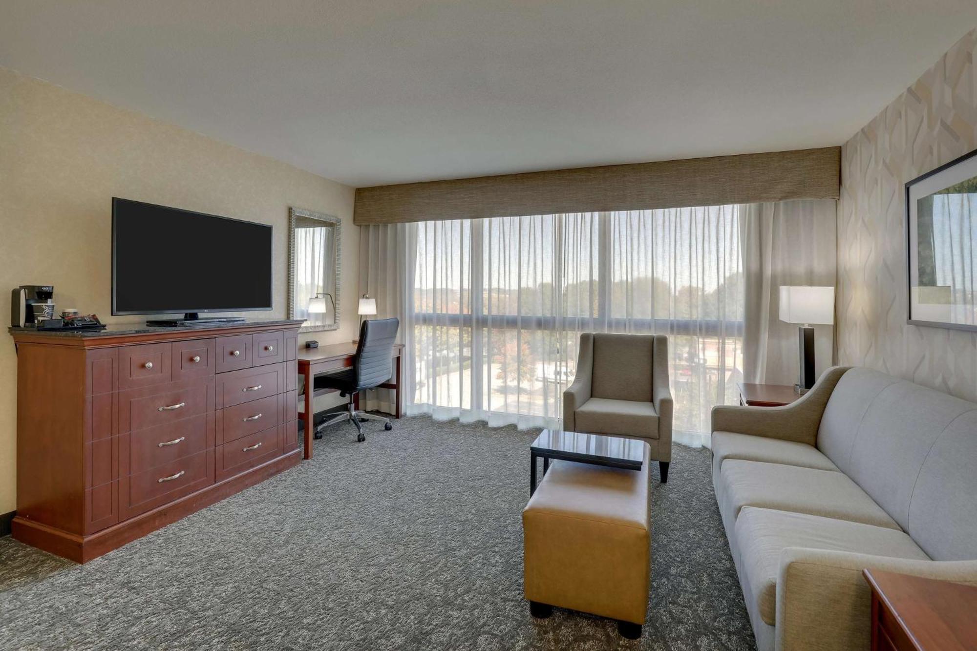 Drury Inn & Suites Charlotte University Place Exteriér fotografie