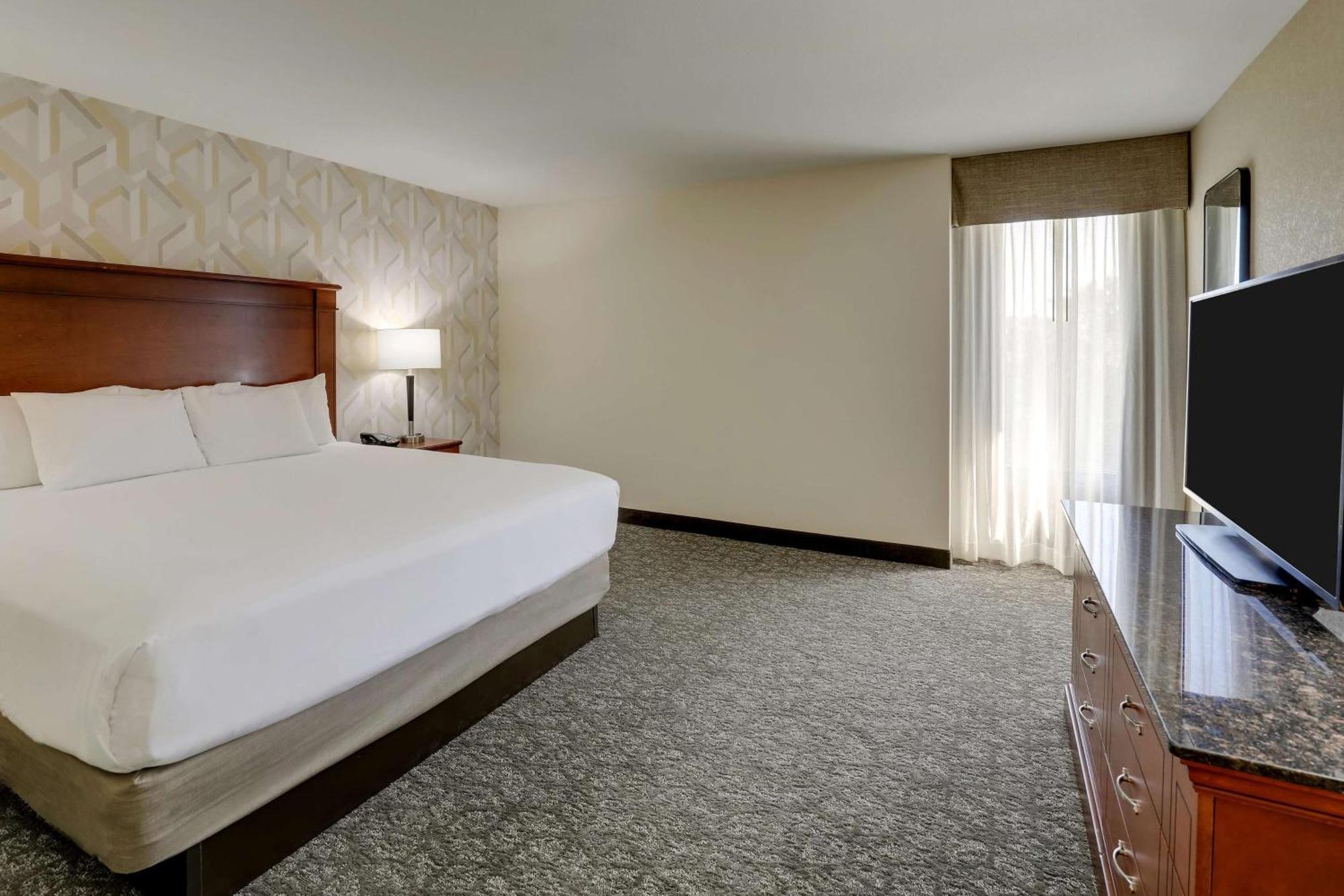 Drury Inn & Suites Charlotte University Place Exteriér fotografie