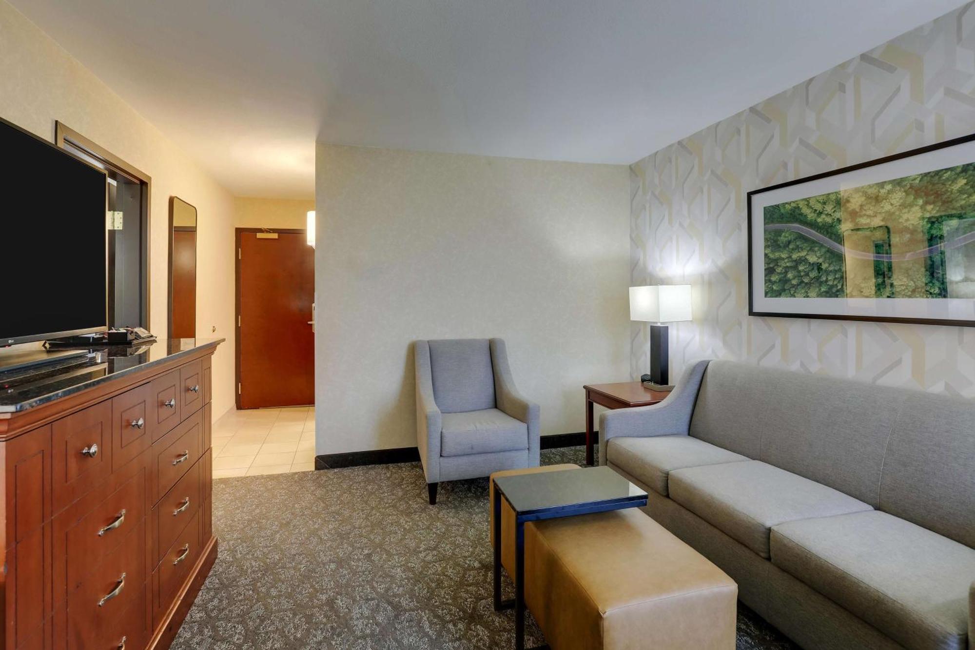Drury Inn & Suites Charlotte University Place Exteriér fotografie