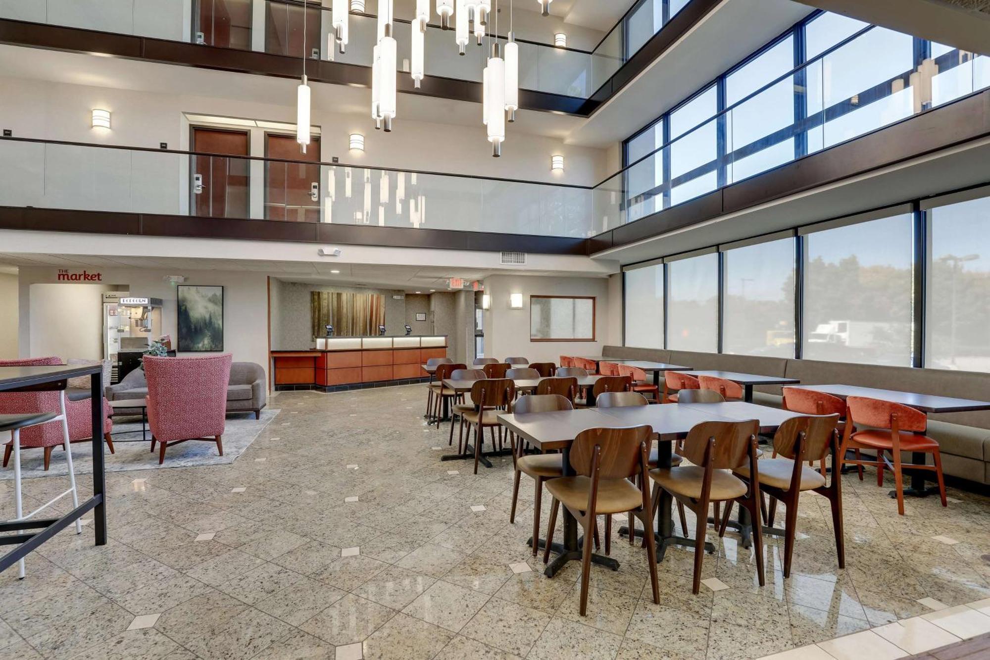 Drury Inn & Suites Charlotte University Place Exteriér fotografie