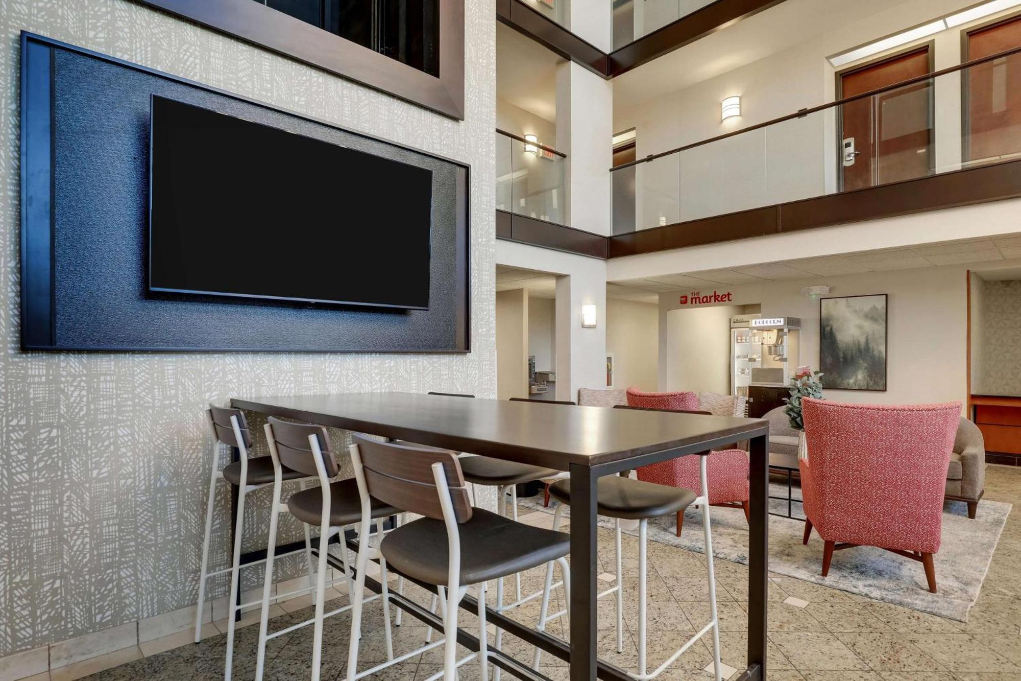Drury Inn & Suites Charlotte University Place Exteriér fotografie