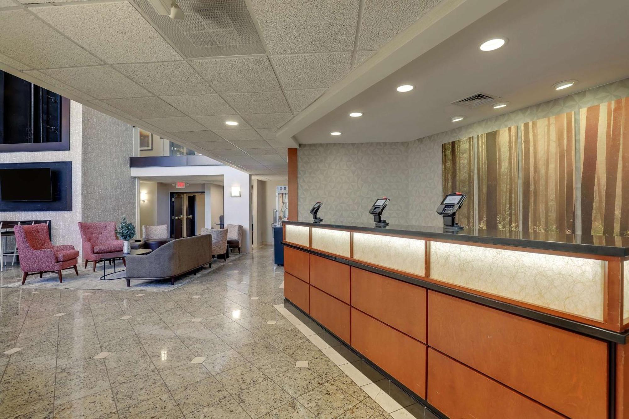 Drury Inn & Suites Charlotte University Place Exteriér fotografie